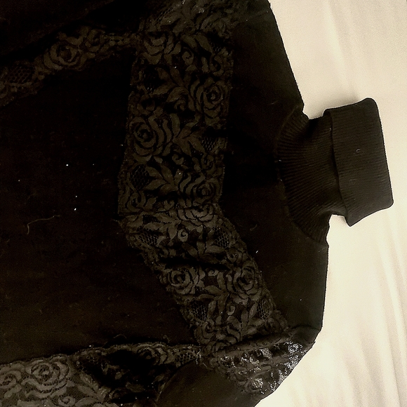 BLACK BODY CON SWEATER DRESS - Picture 4 of 4